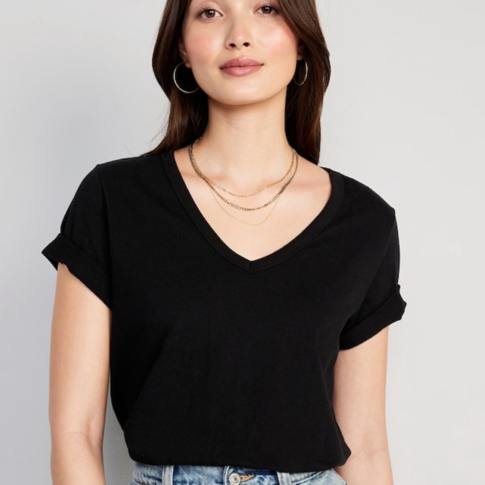 Old navy every wear v neck shirt